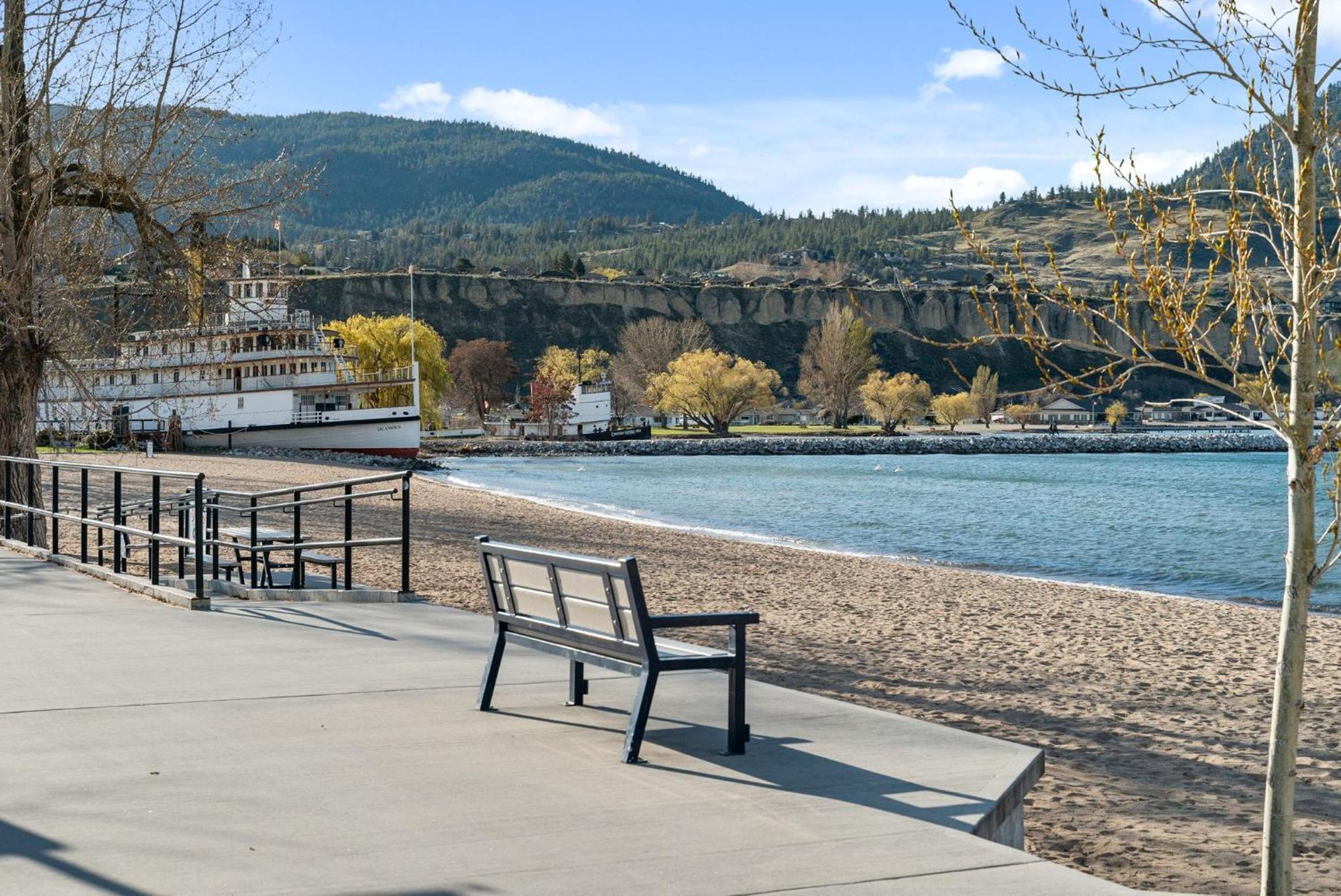 Okanagan Lakefront Resort Penticton Buitenkant foto